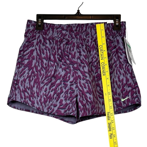 Nike One Girls Woven High-Waisted Shorts, Daybreak/Viotech/Vapour Green, Size XL - Picture 7 of 12